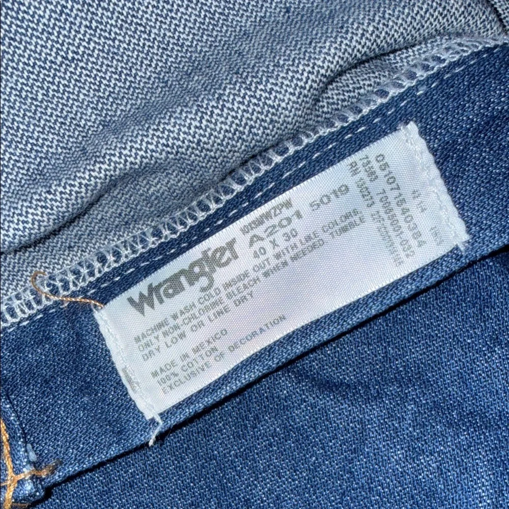 Men's Blue Wrangler Jeans 40x30 - Picture 6 of 6